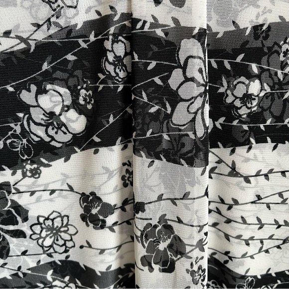 Anac Designed by Kimi Mesh Blouse Top - Picture 4 of 9